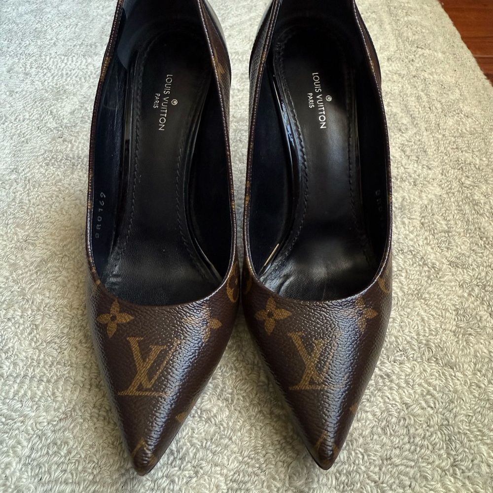 Louis Vuitton Brown Women's Shoes